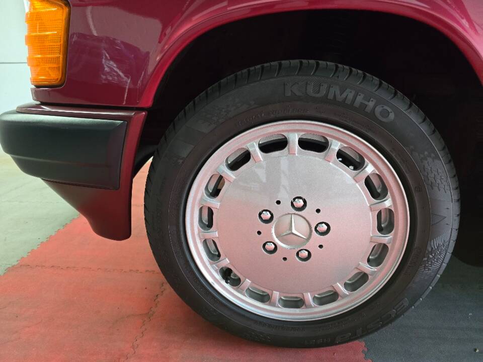 Imagen 15/69 de Mercedes-Benz 190 E 1.8 (1991)