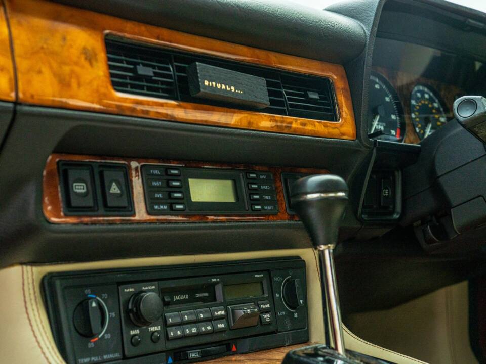 Imagen 27/50 de Jaguar XJRS 6.0 (1993)