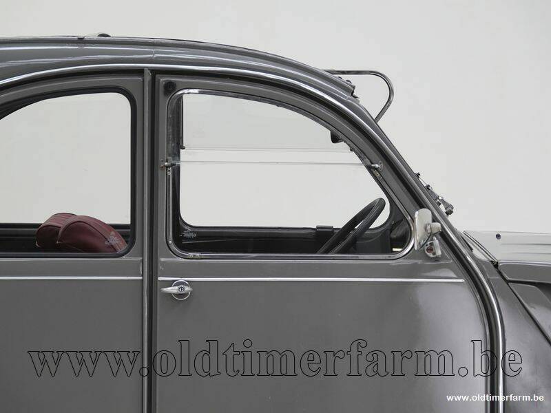 Image 13/15 of Citroën 2 CV 6 (1982)