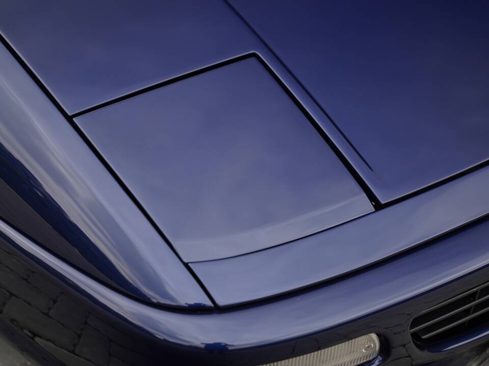 Image 45/50 de Ferrari F 355 Spider (1998)