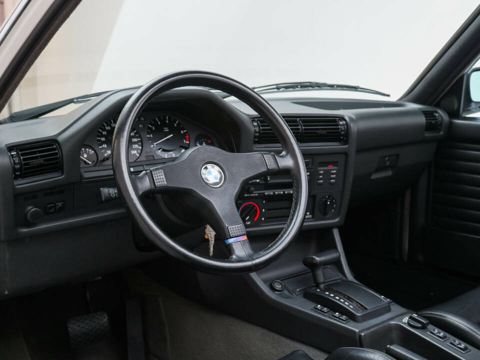 Imagen 5/22 de BMW 325i (1989)