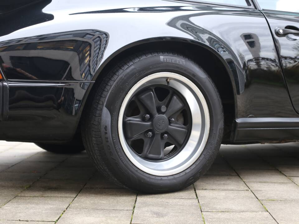 Image 10/43 of Porsche 911 Carrera 3.2 (1985)