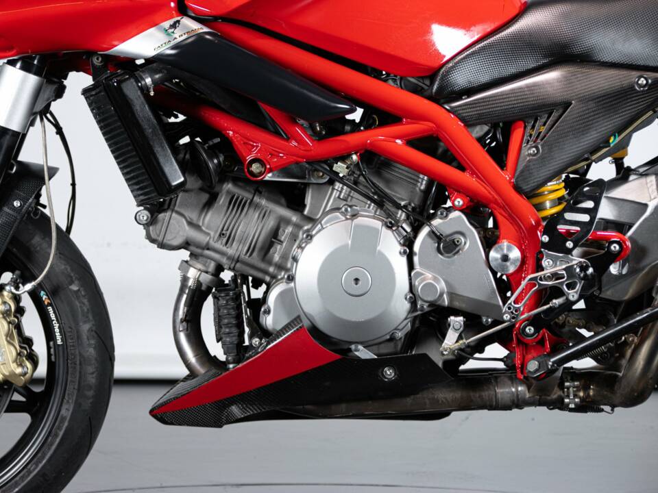 Immagine 23/50 di Cagiva DUMMY (2003)