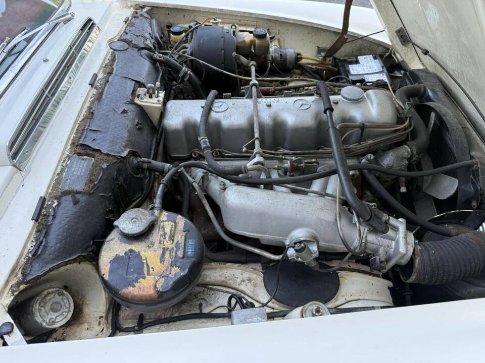 Image 36/50 de Mercedes-Benz 230 SL (1967)