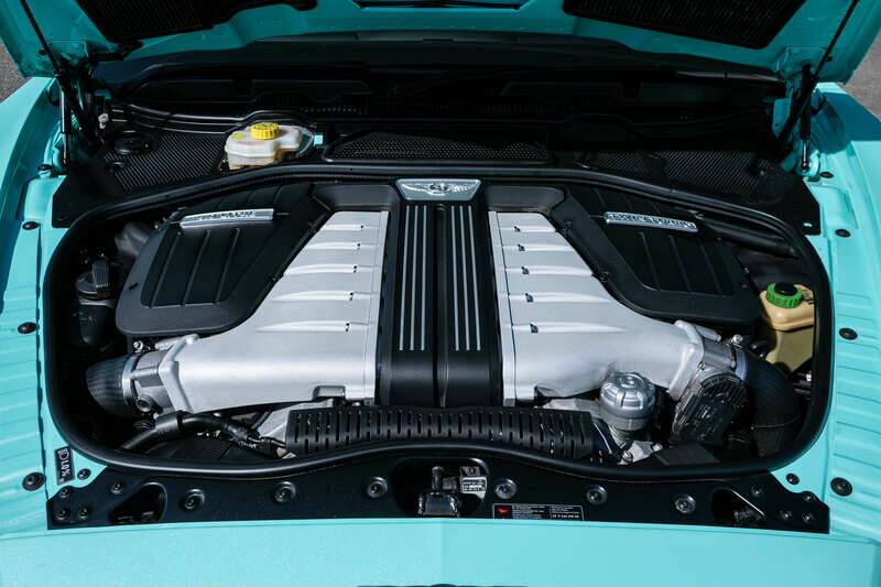 Image 3/38 of Bentley Continental GTC V8 (2013)