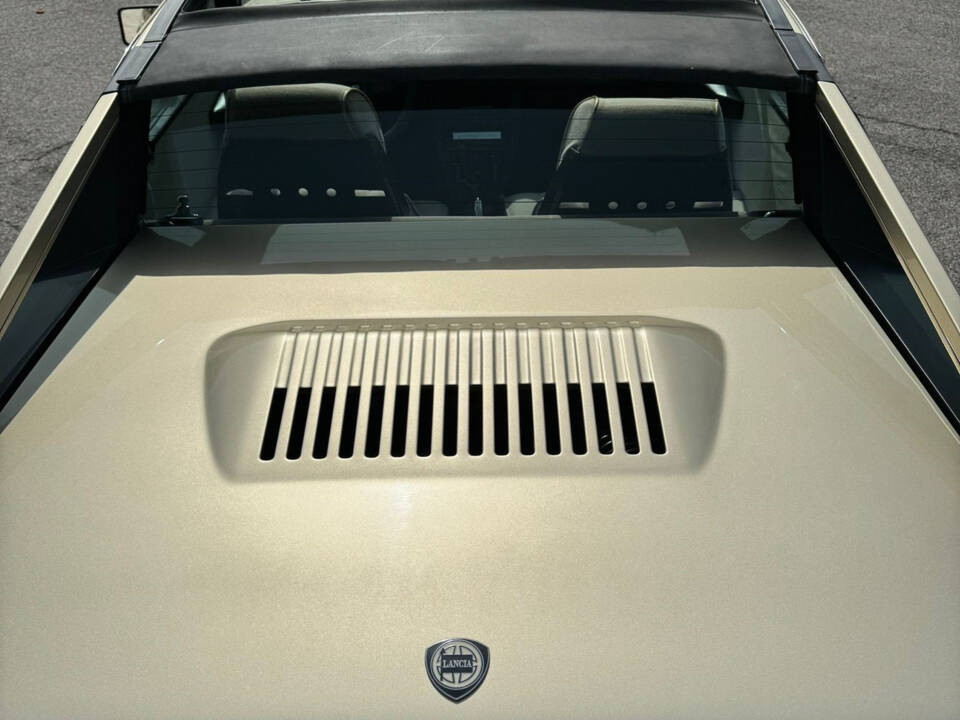 Image 13/15 of Lancia Beta Montecarlo Spider (1981)