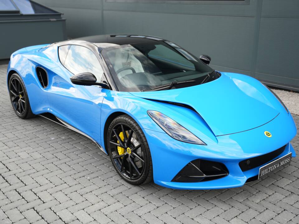 Image 32/50 of Lotus Emira "First Edition" (2022)