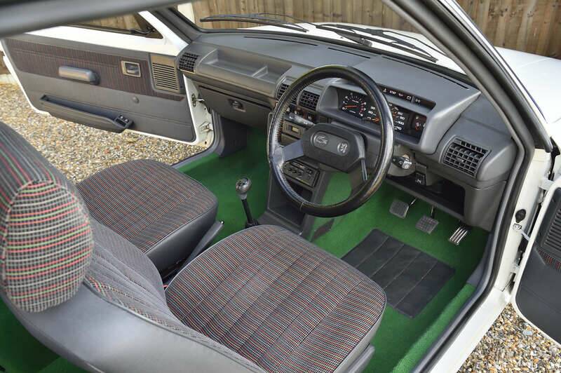 Image 2/35 of Peugeot 205 (1985)