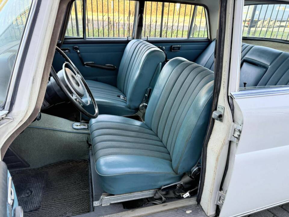 Bild 22/50 von Mercedes-Benz 230 (1968)