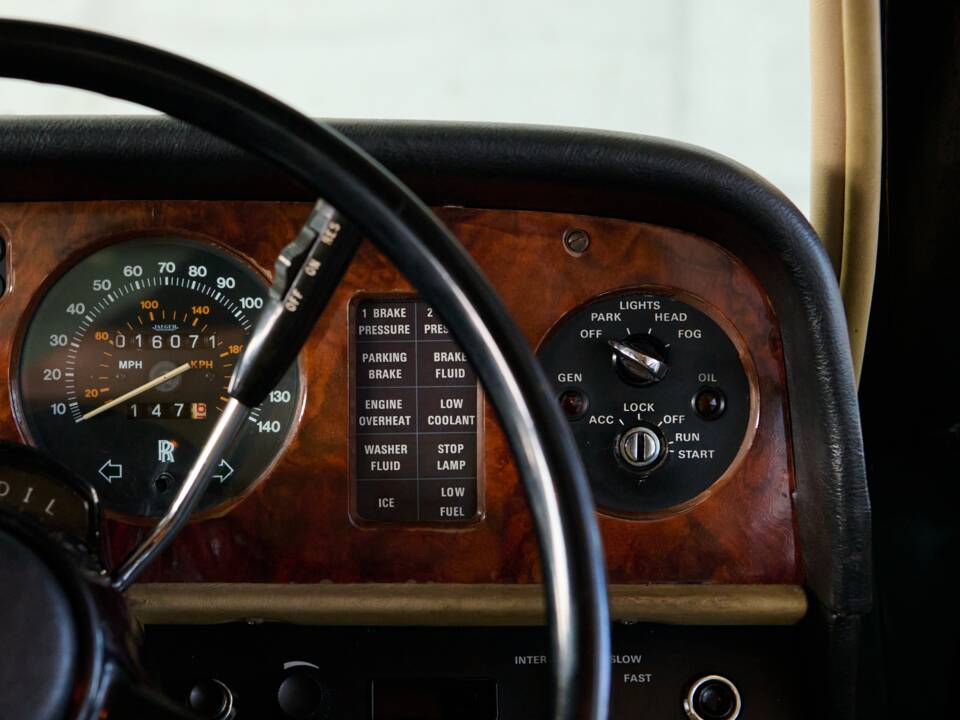 Imagen 49/50 de Rolls-Royce Silver Shadow II (1977)