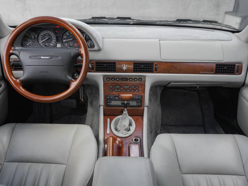 Image 33/43 of Maserati Quattroporte 3.2 Evoluzione (1999)
