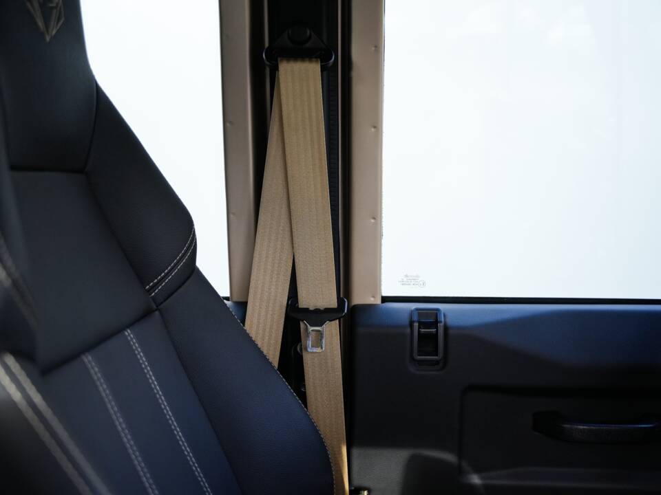 Bild 52/58 von Land Rover Defender 110 (2013)