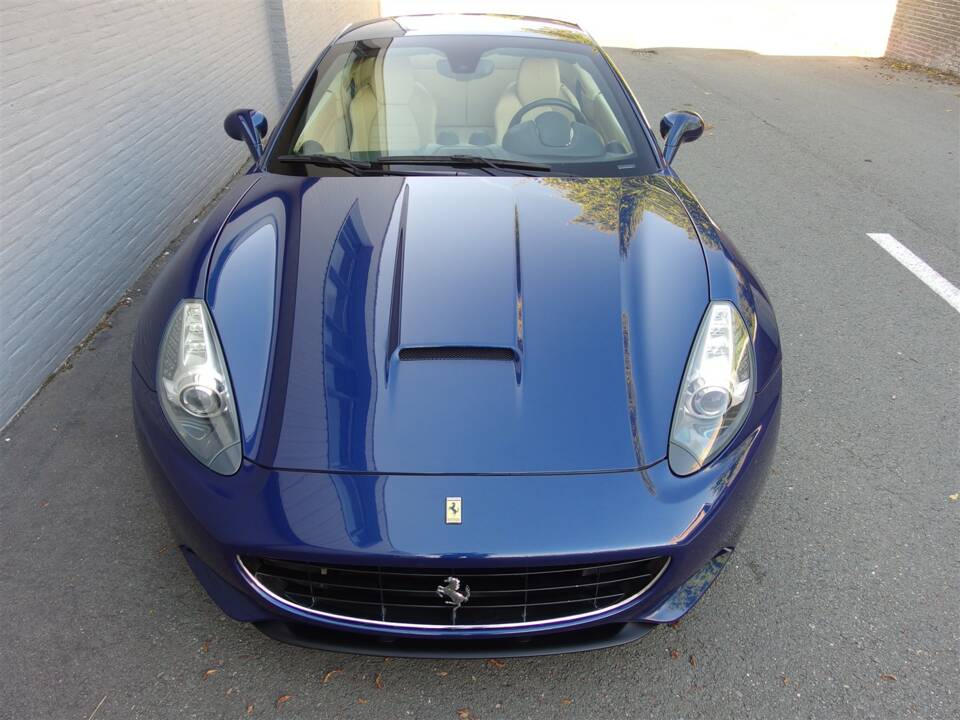 Bild 8/99 von Ferrari California (2009)
