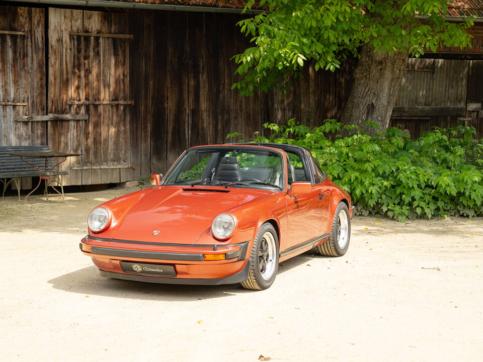 Immagine 1/90 di Porsche 911 Carrera 3.0 (1977)