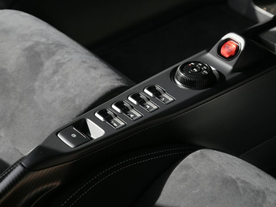 Image 26/50 of Ford GT Carbon Series (2021)