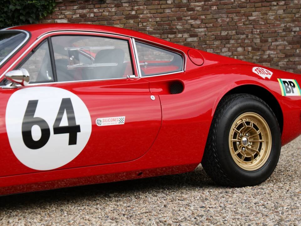 Immagine 34/50 di Ferrari Dino 246 GT (1971)