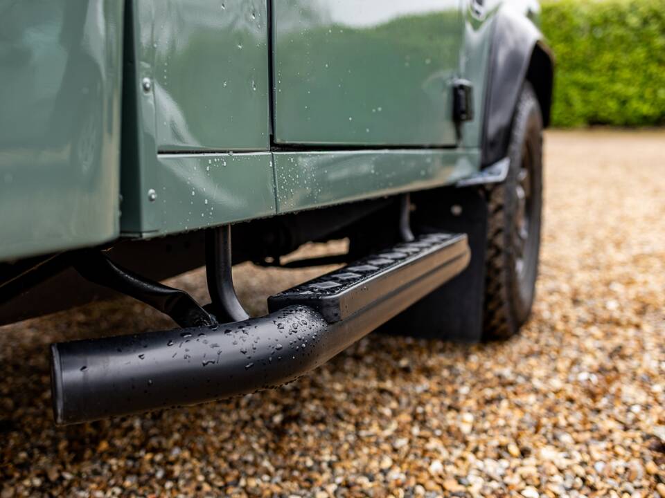 Bild 24/45 von Land Rover Defender 110 (2015)