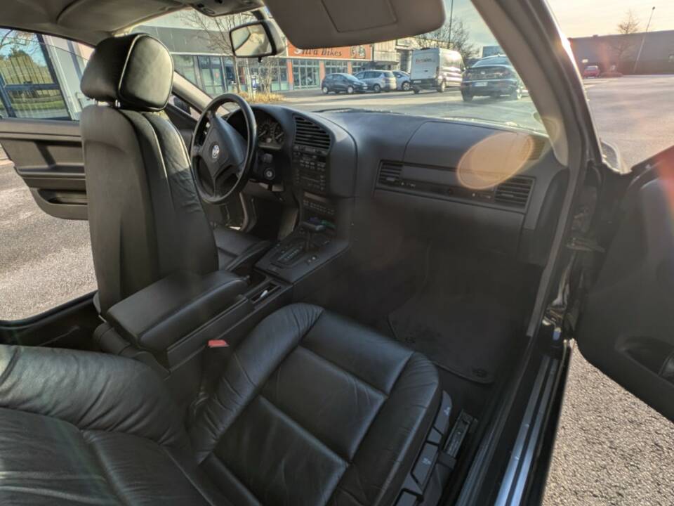 Immagine 49/72 di BMW 328i (1996)