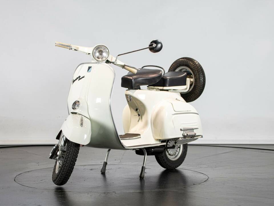 Image 2/50 of Piaggio Vespa 125 Super (1966)