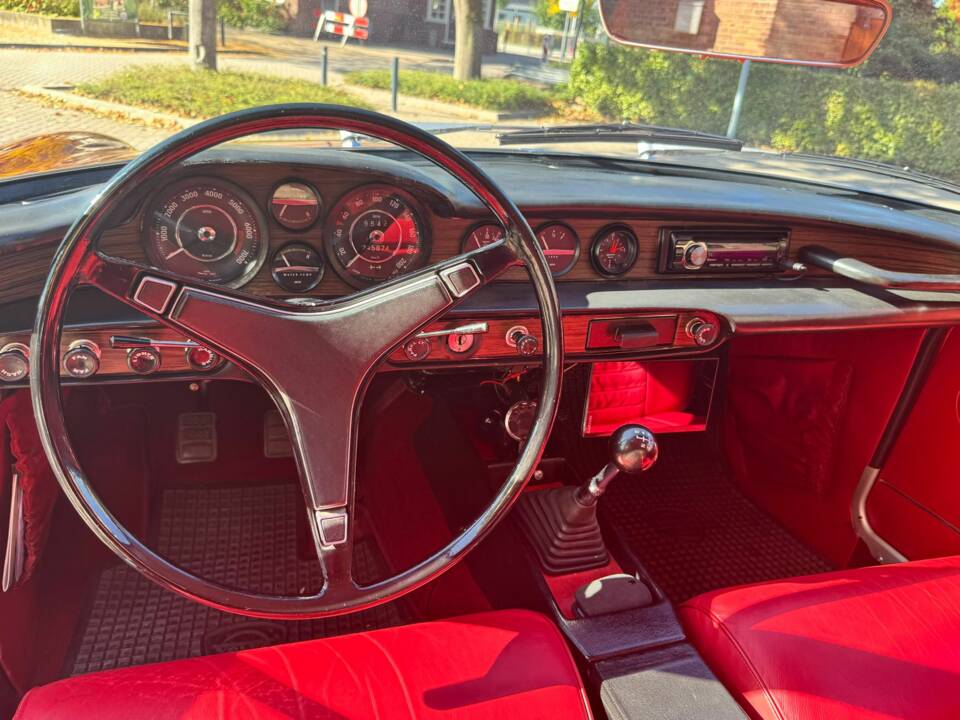 Image 14/50 de Volvo 1800 E (1970)