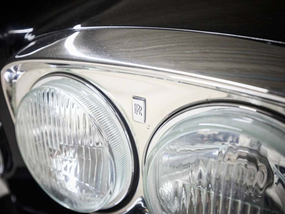 Image 17/99 of Rolls-Royce Corniche I (1979)