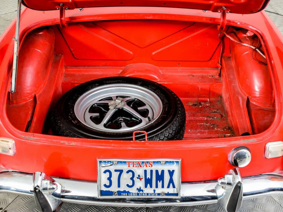 Bild 11/50 von MG MGB (1974)