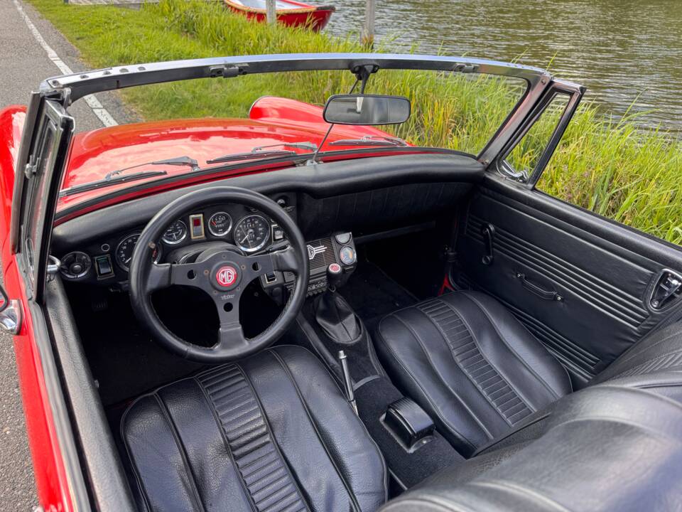 Image 13/17 de MG Midget 1500 (1975)
