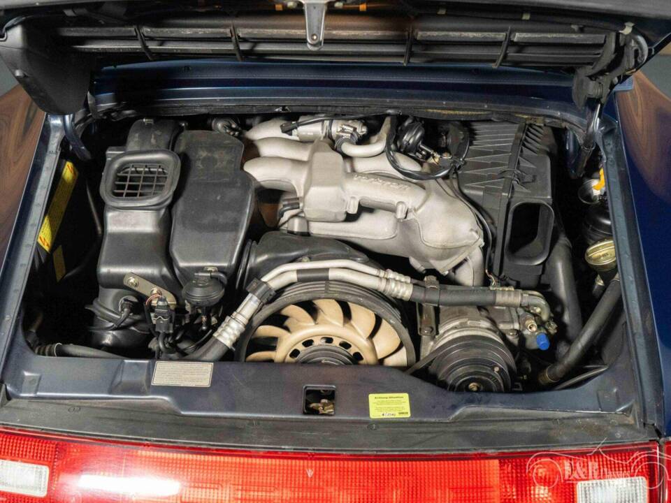 Image 18/19 of Porsche 911 Carrera (1997)