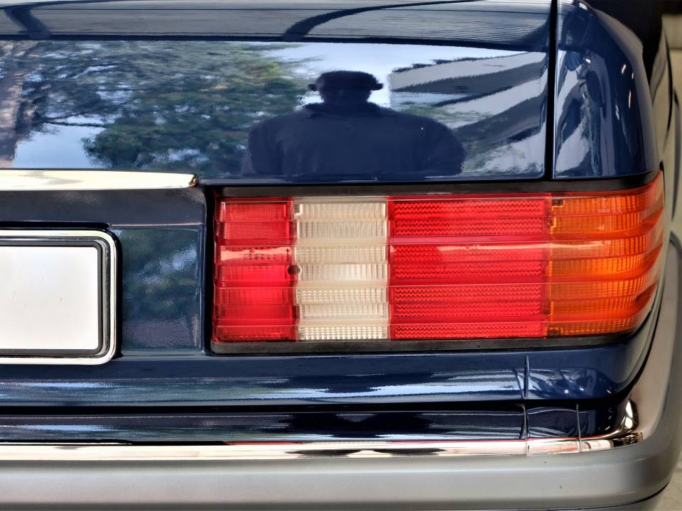 Immagine 31/84 di Mercedes-Benz 560 SEL (1987)