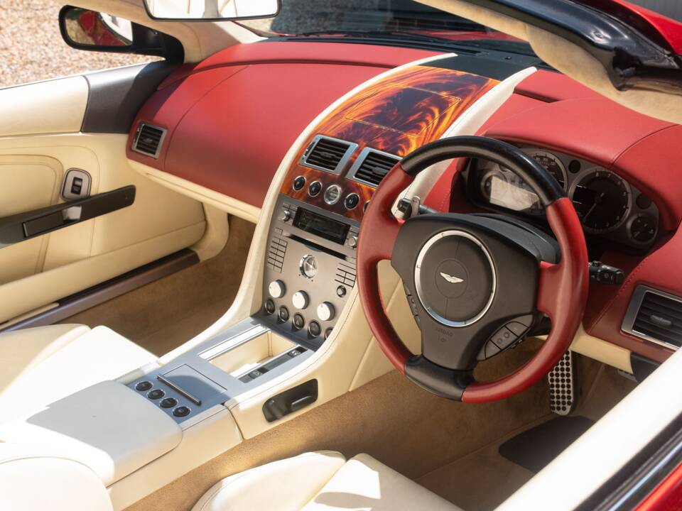 Image 4/50 of Aston Martin DB 9 Volante (2006)