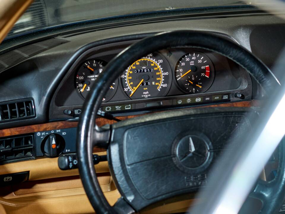 Bild 31/42 von Mercedes-Benz 560 SEC (1991)