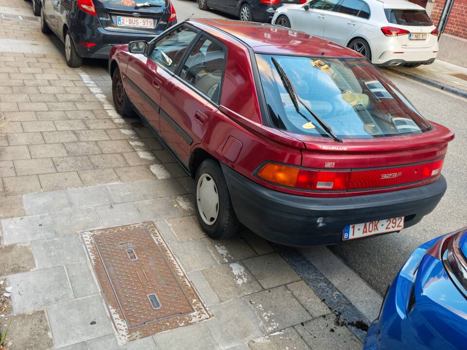 Image 2/8 of Mazda 323 1.6 16V (1993)
