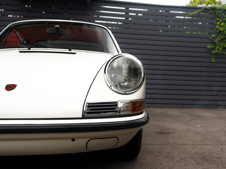 Image 29/78 of Porsche 911 2.0 E (1968)