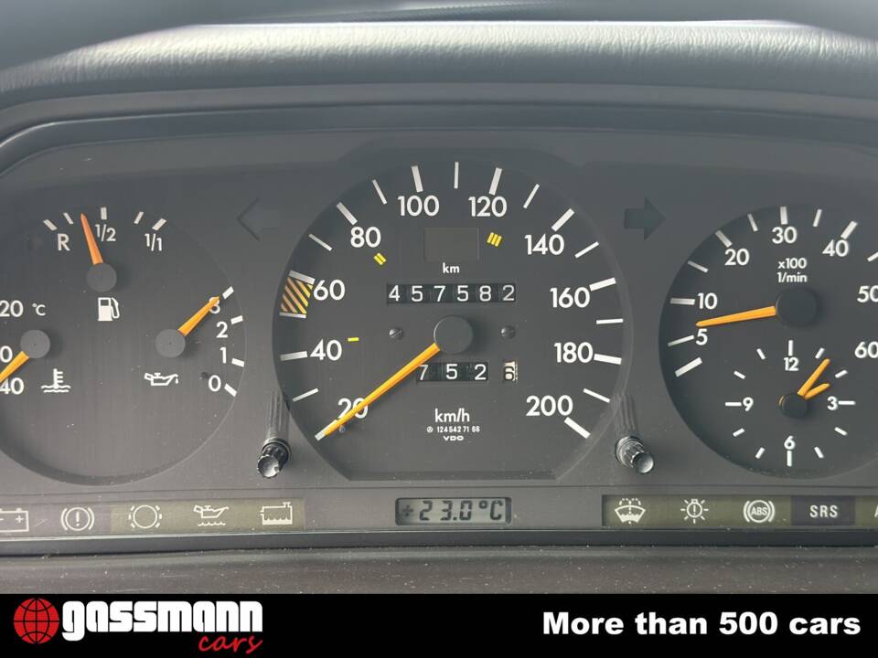 Image 10/15 of Mercedes-Benz 300 TD (1992)