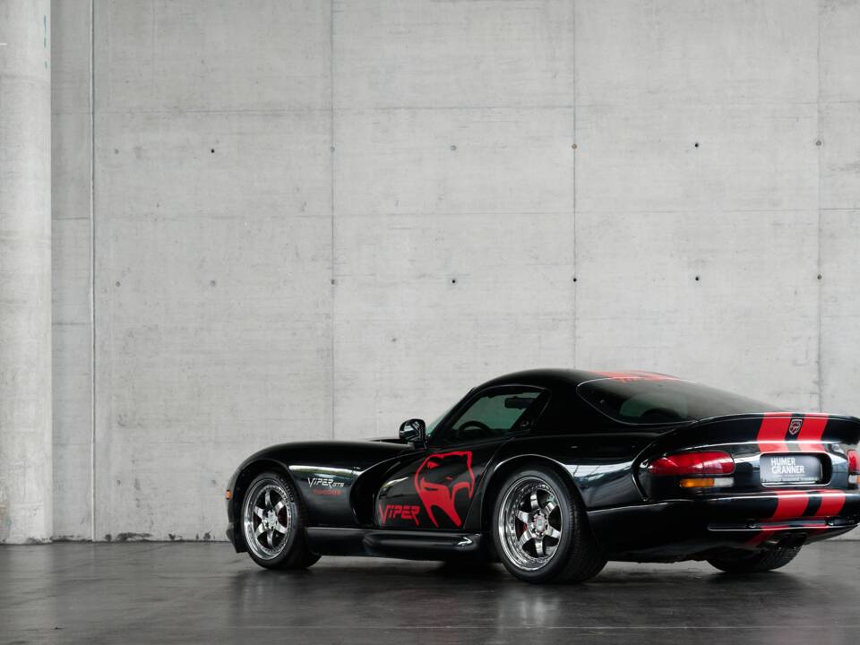 Image 14/50 of Dodge Viper GTS (2005)
