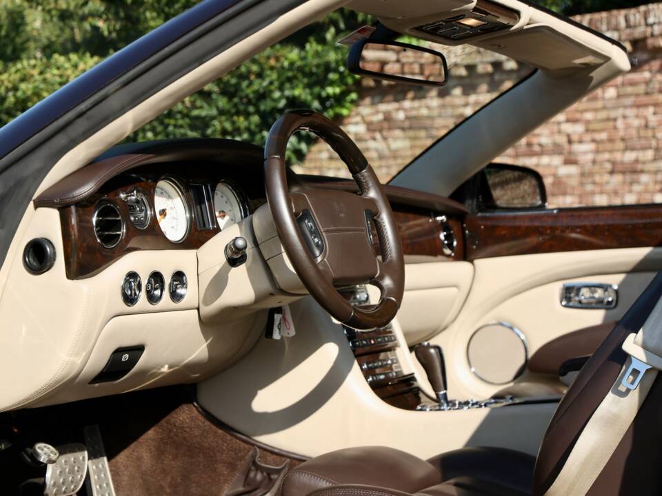 Image 30/50 de Bentley Azure (2008)