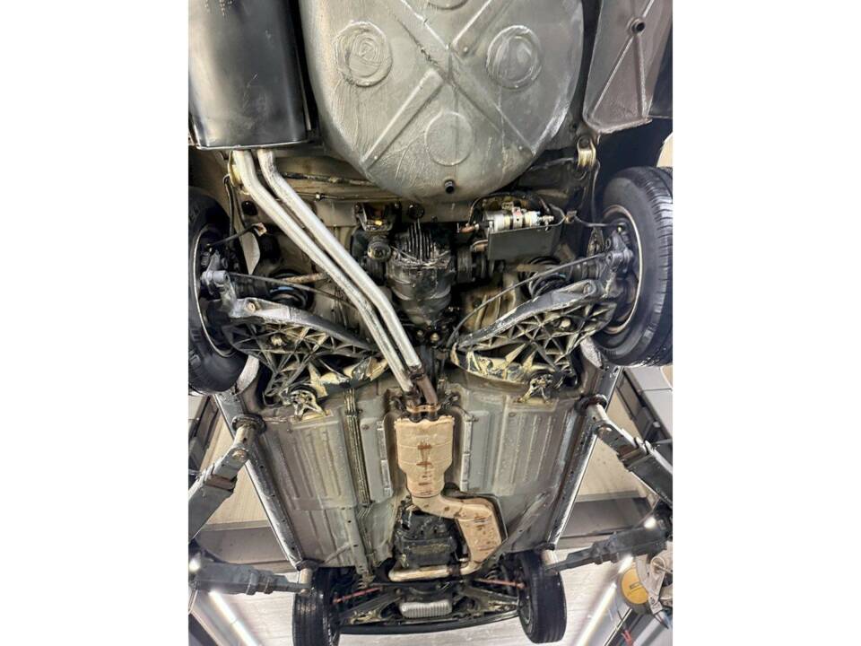 Image 32/36 of Mercedes-Benz 560 SL (1988)