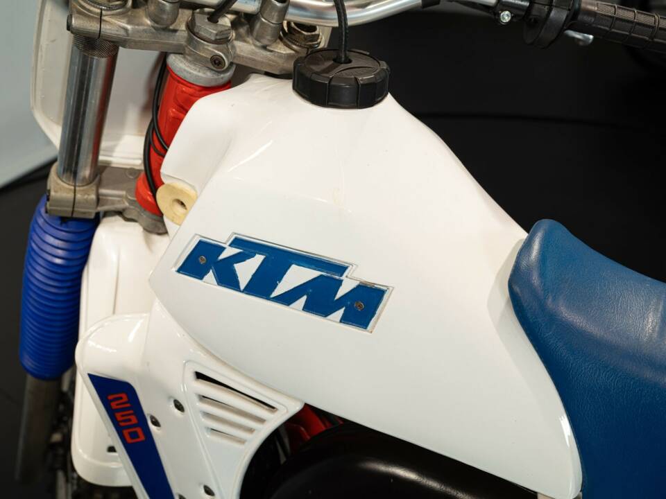 Imagen 19/50 de KTM DUMMY (1984)