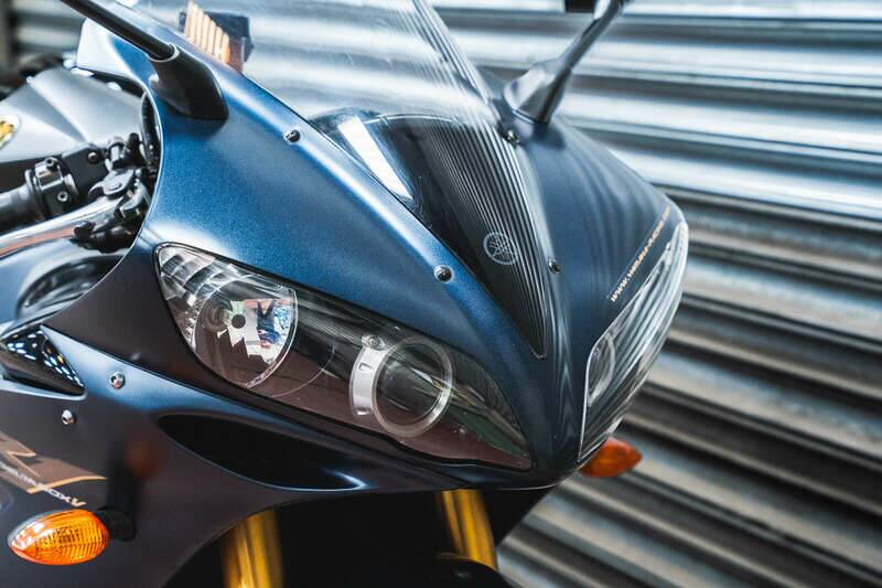 Image 25/46 de Yamaha YZF-R1 (2006)