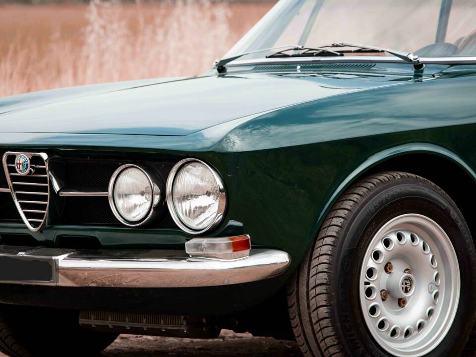 Imagen 2/11 de Alfa Romeo 1750 GT Veloce (1968)