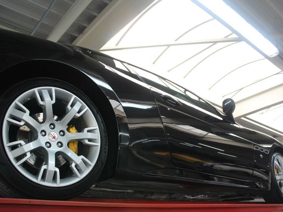 Image 13/50 of Maserati GranTurismo S (2008)