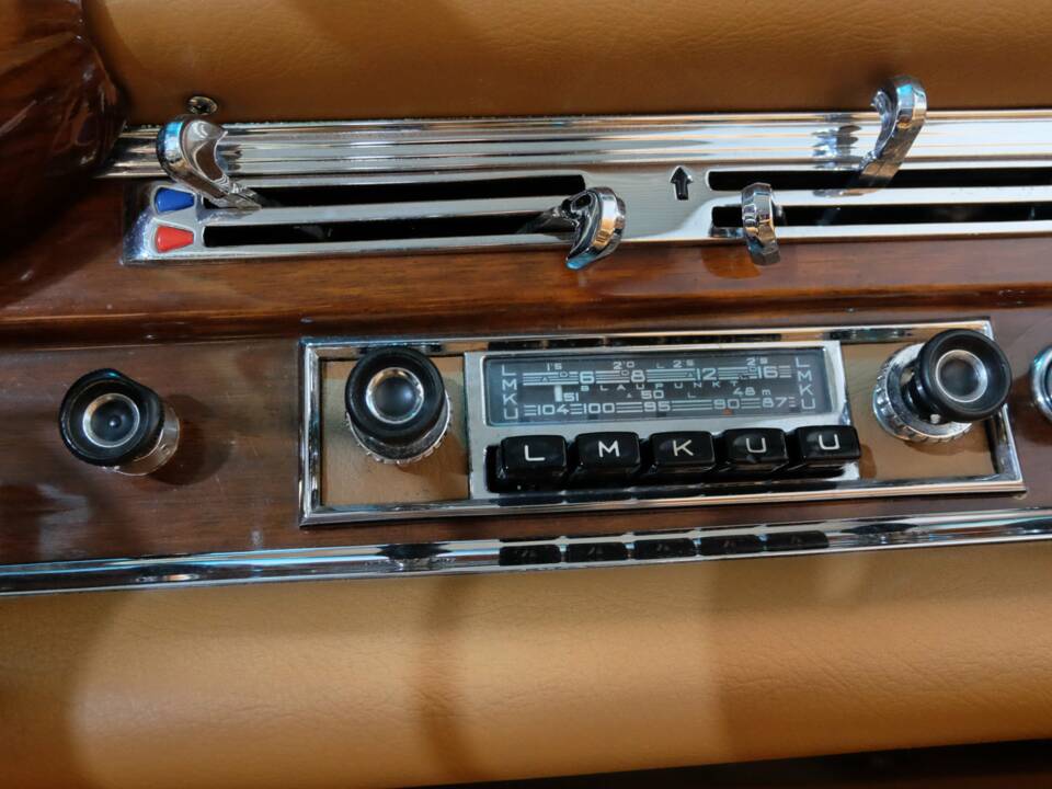 Bild 8/34 von Mercedes-Benz 220 SE b (1963)