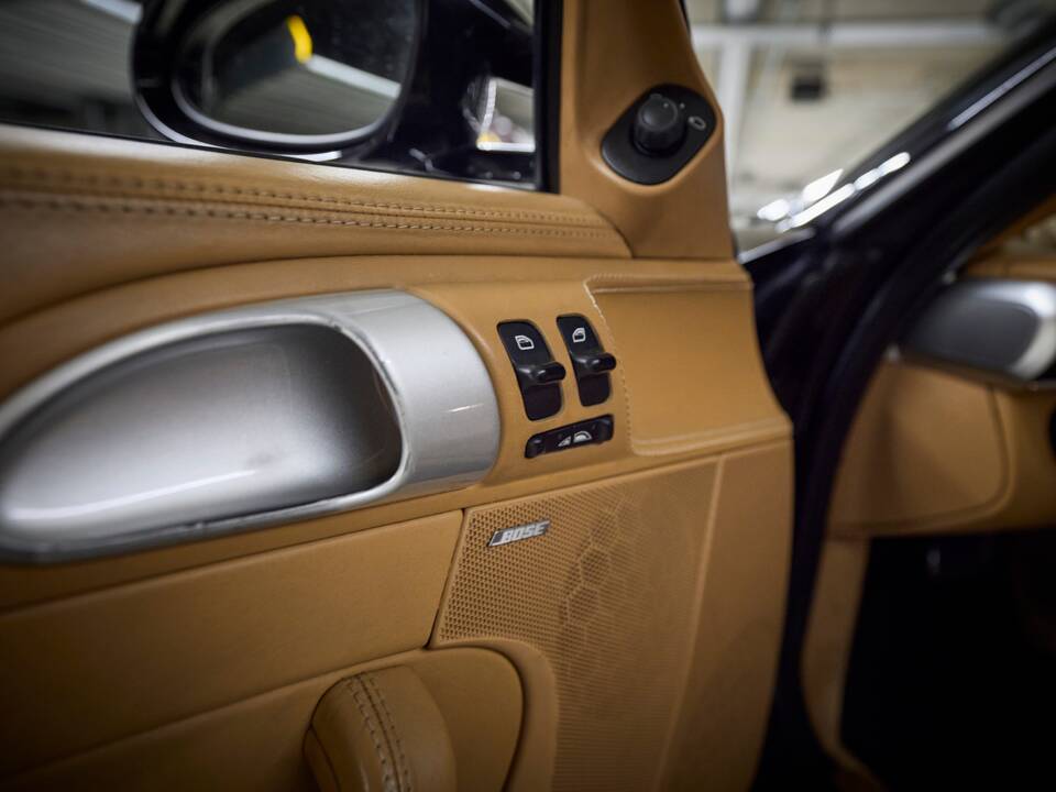 Bild 76/78 von Porsche 911 Carrera 4S (2006)