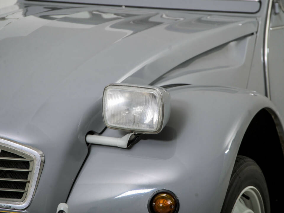 Image 22/50 of Citroën 2 CV 6 (1980)