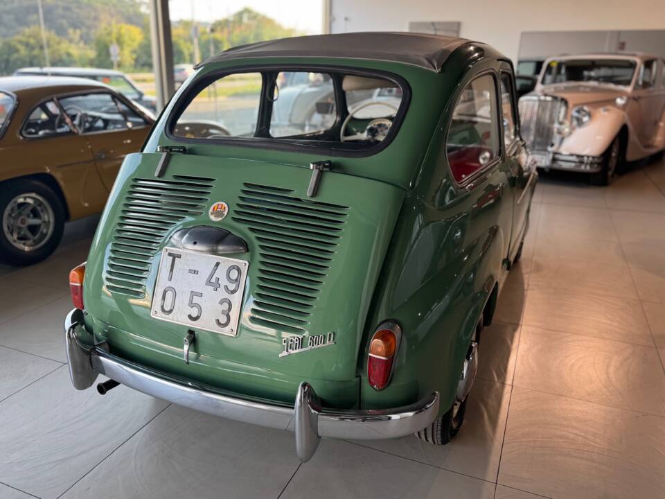 Immagine 9/36 di SEAT 600 D (1966)