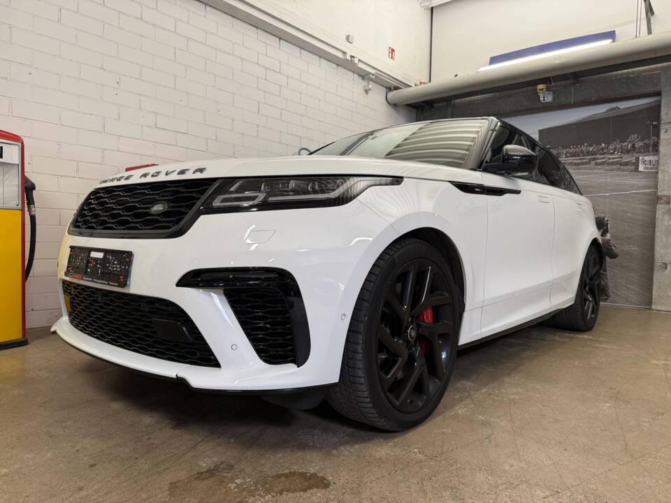 Image 2/18 of Land Rover Range Rover Velar SVAutobiography (2019)