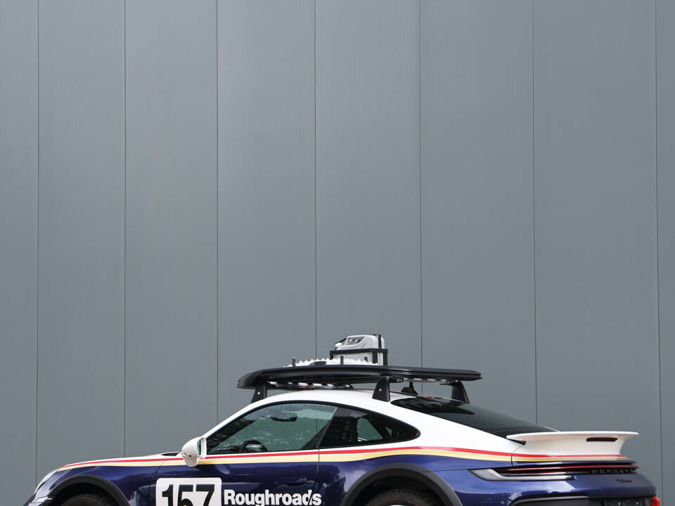 Image 26/74 of Porsche 911 Dakar (2023)