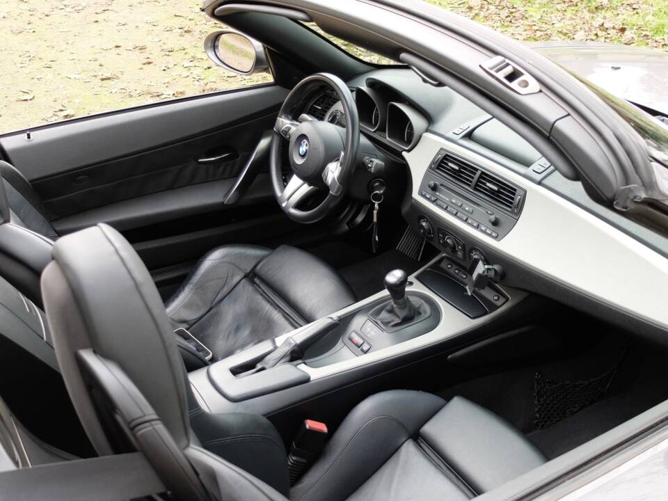 Bild 4/26 von BMW Z4 3.0i (2005)