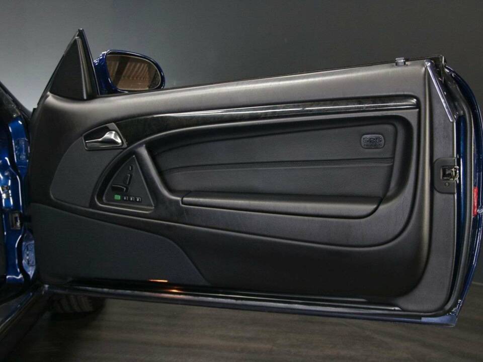 Image 34/49 of Mercedes-Benz SL 500 (2000)