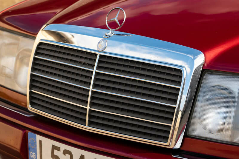 Image 32/50 de Mercedes-Benz E 320 (1994)